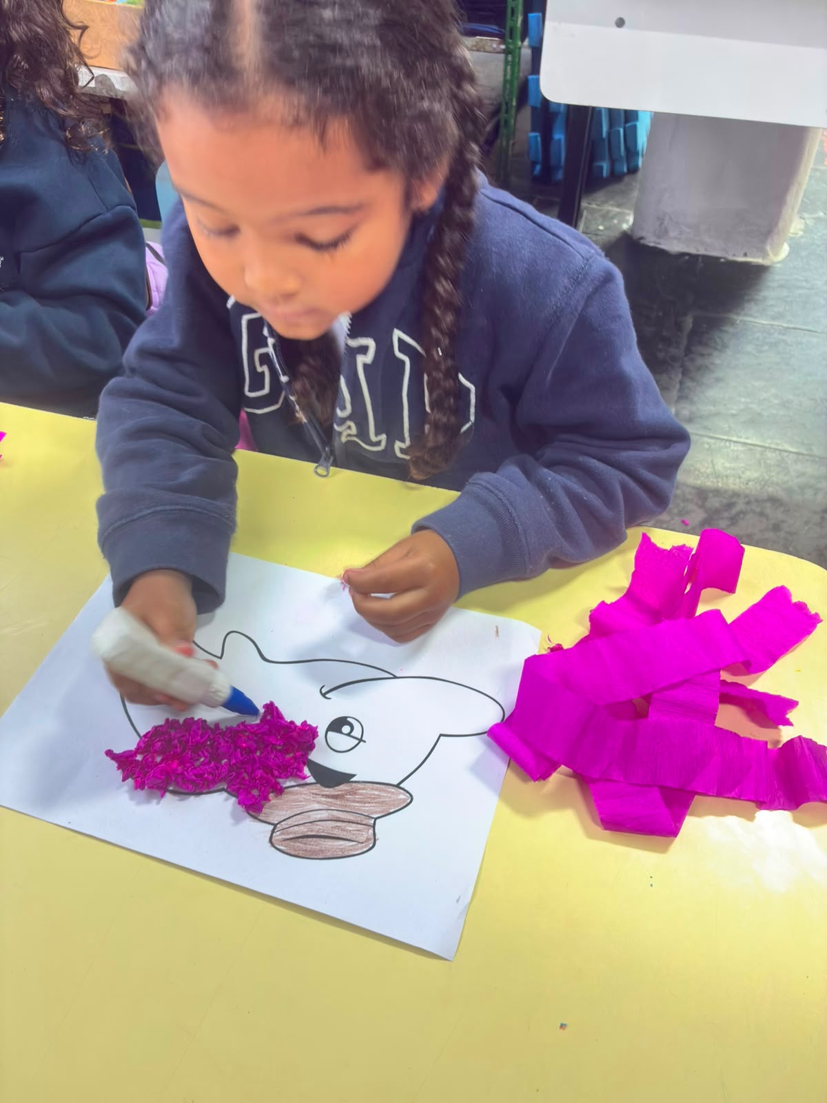 Atividade de arte e criatividade na Escola Recanto Lápis de Cor — registro 1